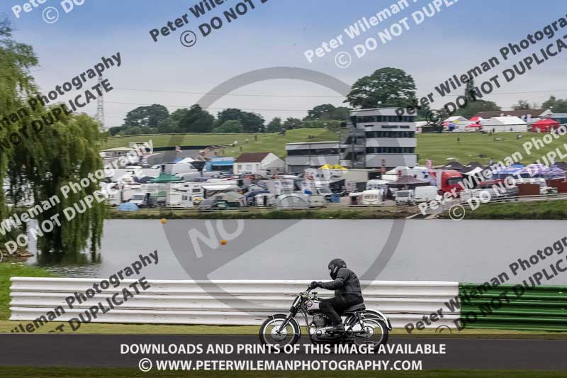 Vintage motorcycle club;eventdigitalimages;mallory park;mallory park trackday photographs;no limits trackdays;peter wileman photography;trackday digital images;trackday photos;vmcc festival 1000 bikes photographs